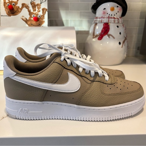 Nike Air Force 1 Low '07 Khaki White Sneakers • size 10.5 - Picture 2 of 3